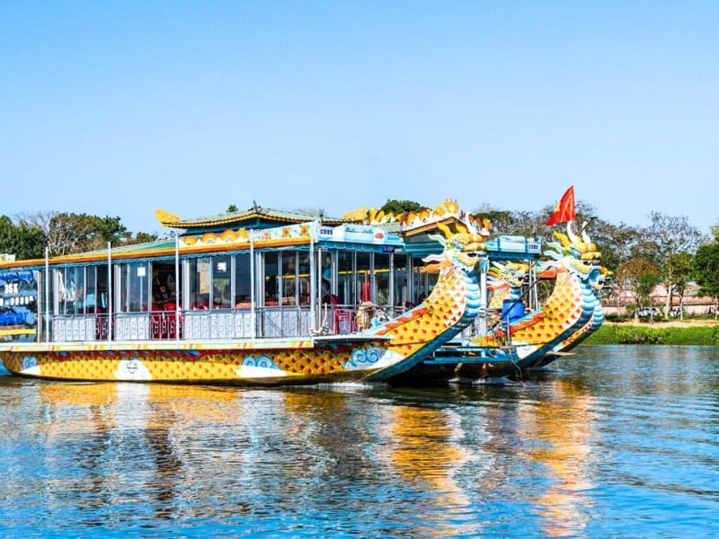 Faire une croisière sur la rivière des Parfums
