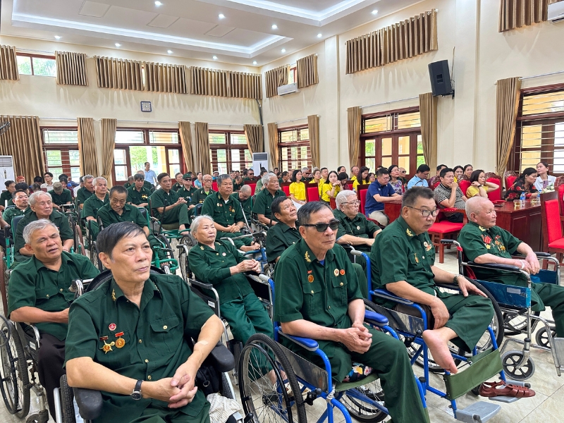 Les invalides de guerre soignés dans le centre de Duy Tiên, Ha Nam